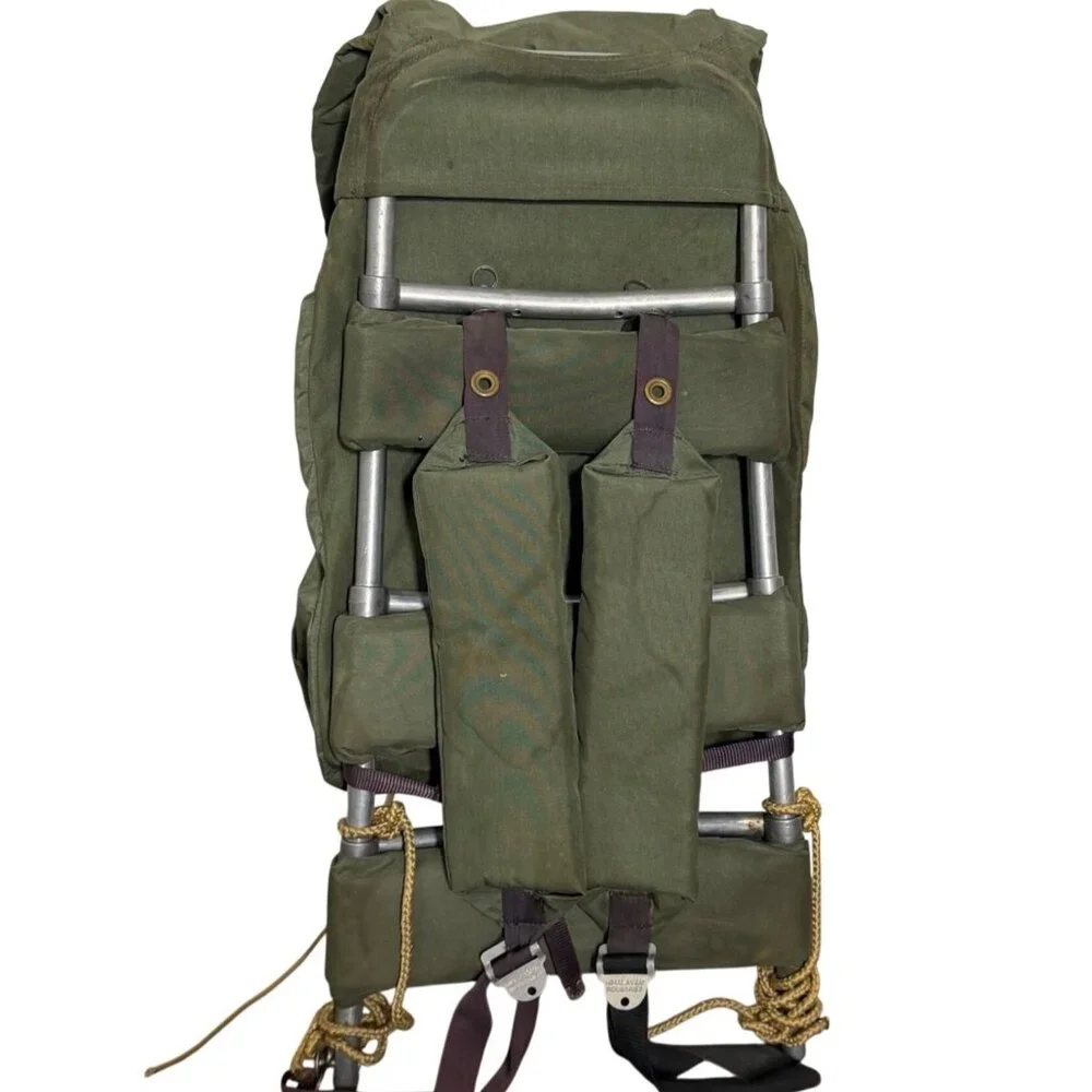 VTG Himalayan Industries Backpack with First To The Top Everest Patch